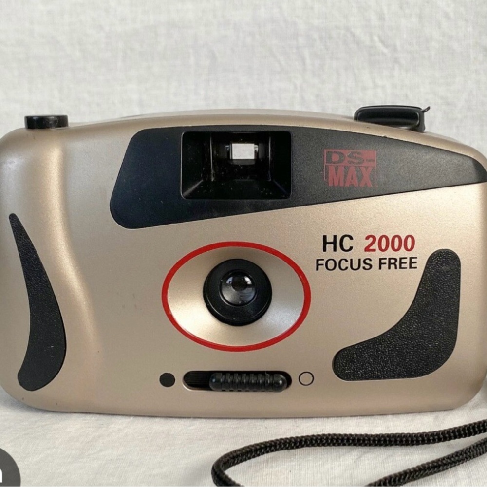 HC 2000 Focus Free Camera - Black and Silver